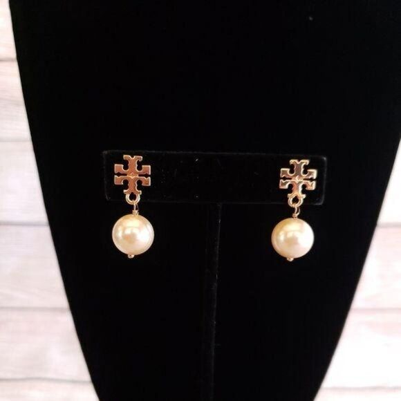 Tory Burch Logo Pearl Drop Rose Gold Tone Earrings - Picture 3 of 8